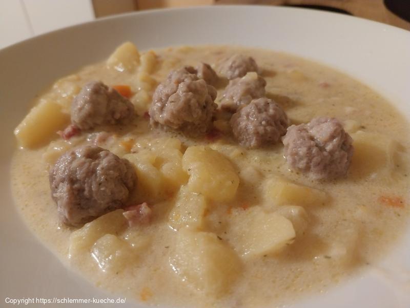 Kartoffelsuppe mit Fleischbällchen