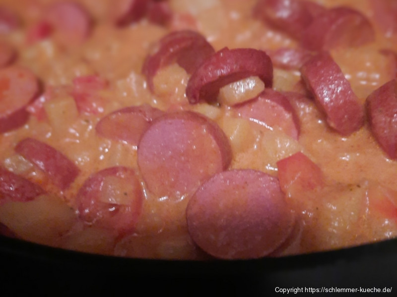 Kartoffelgulasch mit Rindswurst